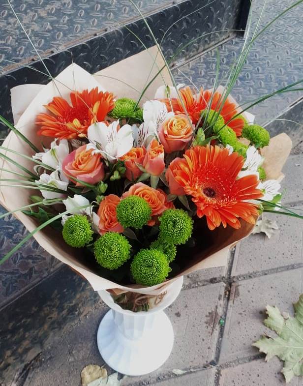Букет цветов из: Герберы, Хризантемы, Альстромерии и Розы в Орда