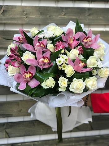Букет цветов из: Розы и Хризантемы в Орда