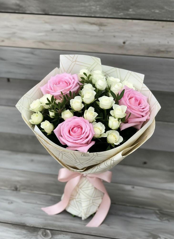 Букет цветов из: Розы в Орда