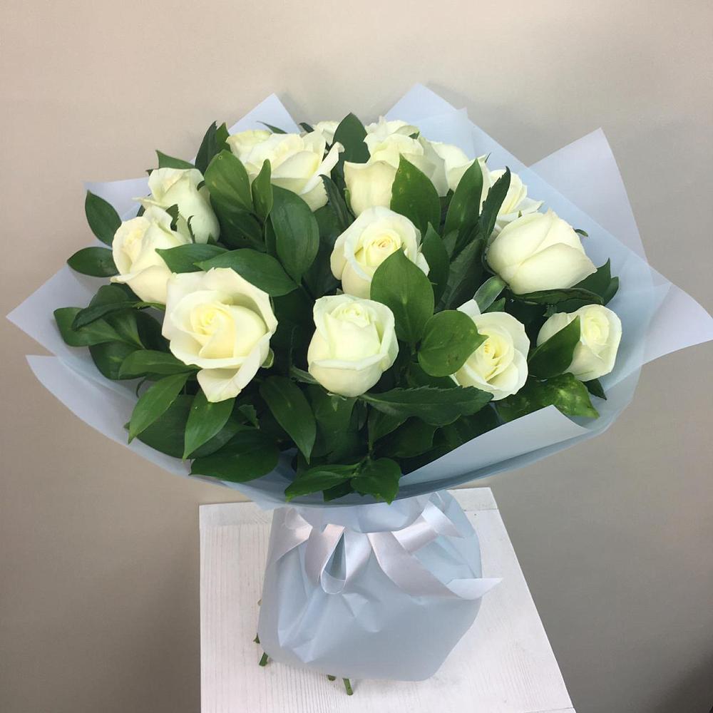 Букет 15 Белых роз Проуд в Орда