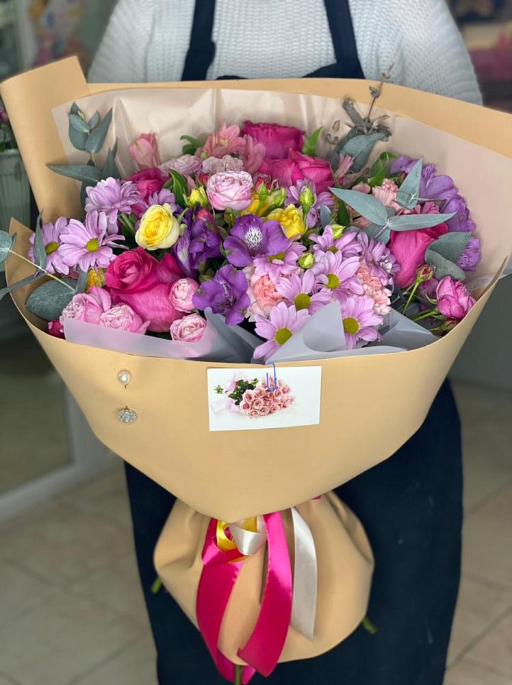 Букет цветов из: Хризантемы, Гвоздики и Альстромерии в Орда