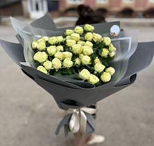 Букет Белые кустовые розы Солинеро в Орда