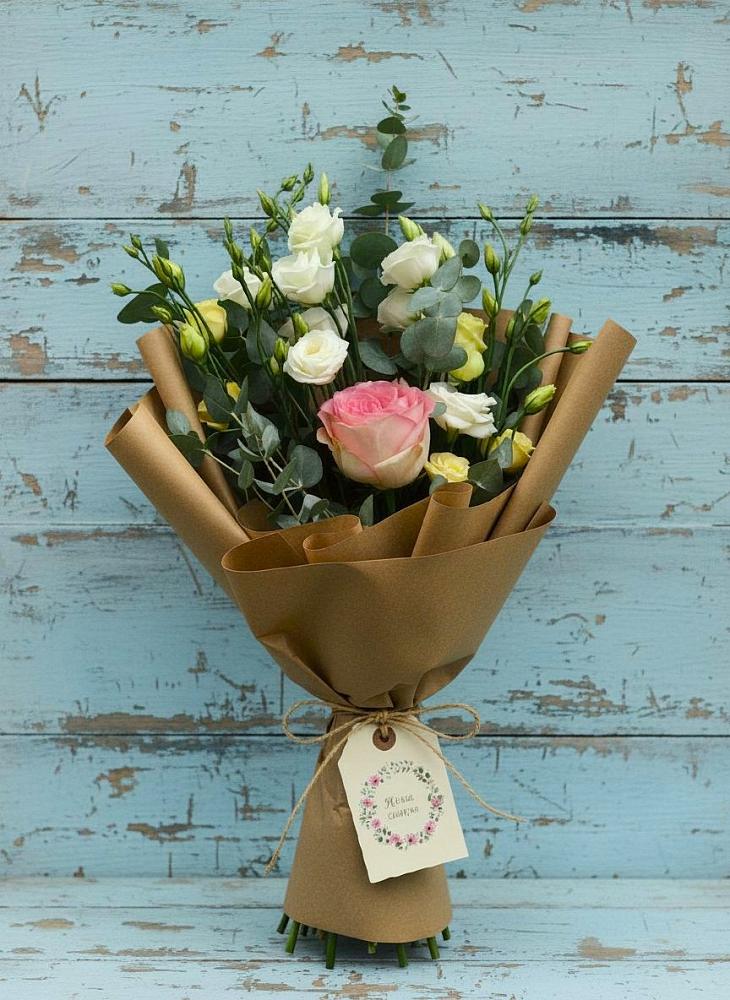 Букет цветов из: Розы и Лизиантусы в Орда