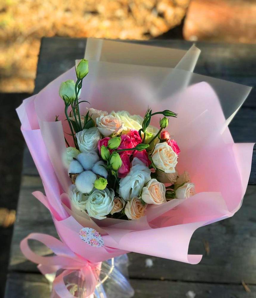 Букет цветов из: Розы и Лизиантусы в Орда