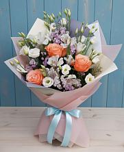 Букет цветов из:  Лизиантусы, Розы, Альстромерии и Гипсофила в Орда