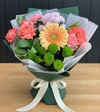 Букет цветов из:  Гвоздики, Розы, Герберы и Хризантемы в Орда