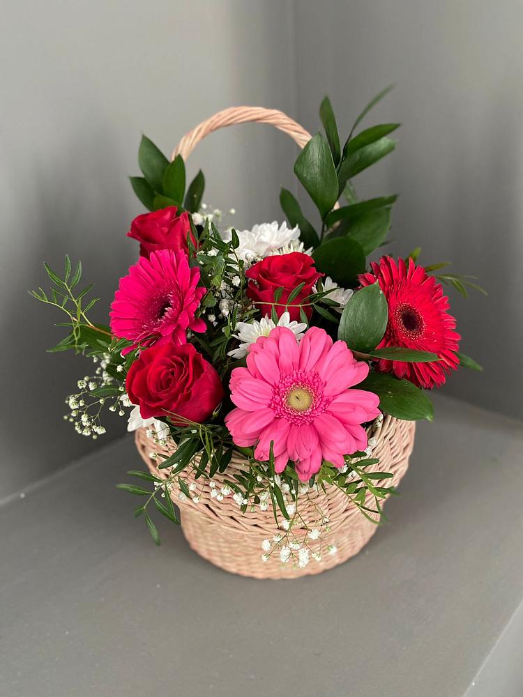 Цветочная композиция из Розы, Хризантемы и Герберы в корзине в Орда