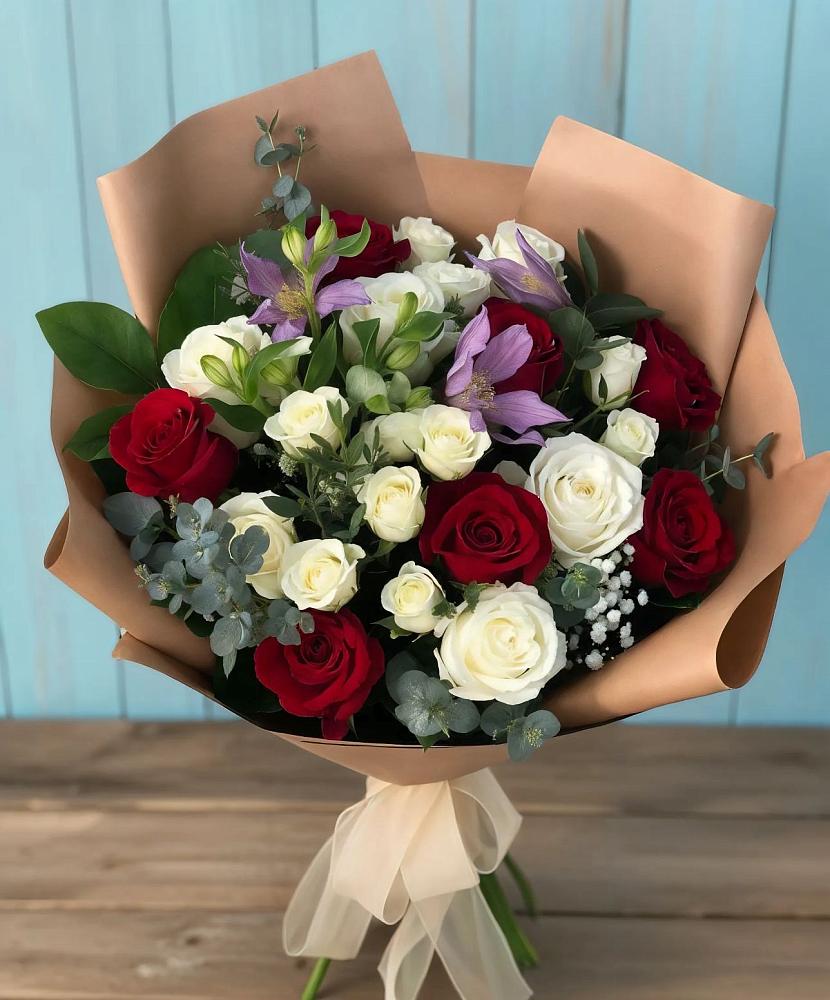 Букет цветов из: Розы и Альстромерии в Орда