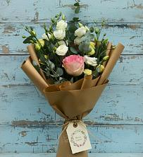 Букет цветов из:  Розы и Лизиантусы в Орда