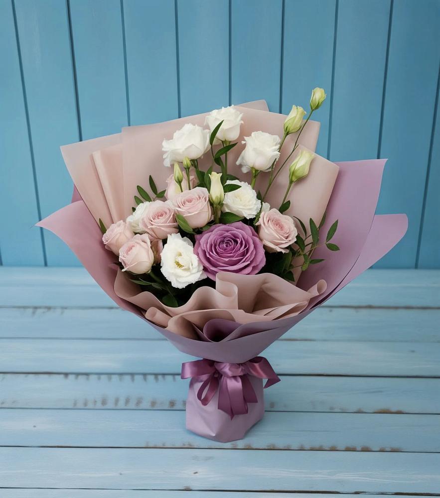 Букет цветов из: Розы и Лизиантусы в Орда